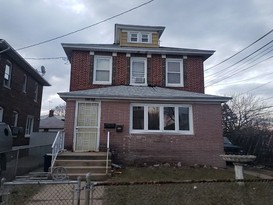 Home for Pre-foreclosure / auction Rosedale, Queens