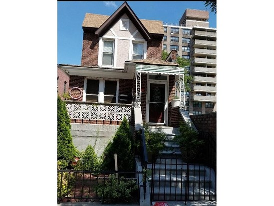 Single-family for Pre-foreclosure Soundview, Bronx