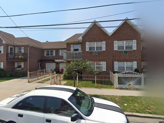 Multi-family for Pre-foreclosure / auction Arverne, Queens