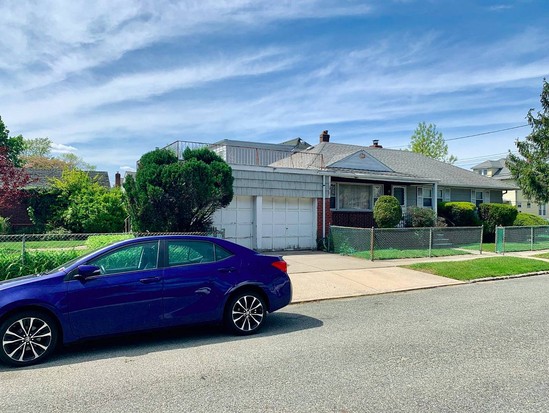 Single-family for Sale Rosedale, Queens