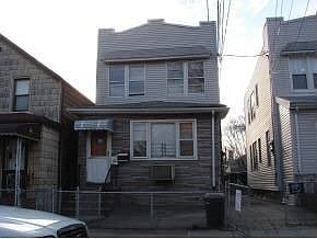 Multi-family for Pre-foreclosure / auction Canarsie, Brooklyn