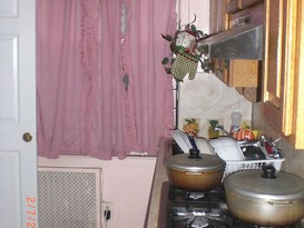 Home for Pre-foreclosure / auction Canarsie, Brooklyn