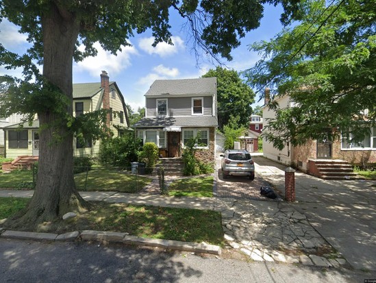 Single-family for Pre-foreclosure Springfield Gardens, Queens