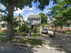 Home for Pre-foreclosure Springfield Gardens, Queens