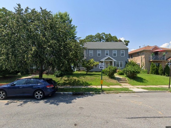 Single-family for Pre-foreclosure / auction Laurelton, Queens