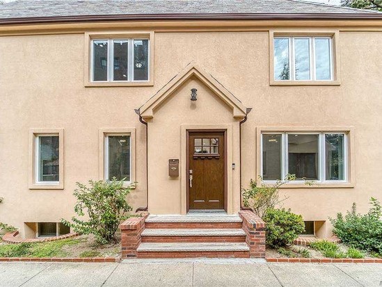 Single-family for Sale Kew Gardens, Queens