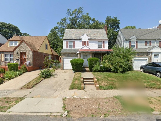 Single-family for Pre-foreclosure / auction Laurelton, Queens