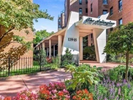 Condo for Sale Briarwood, Queens