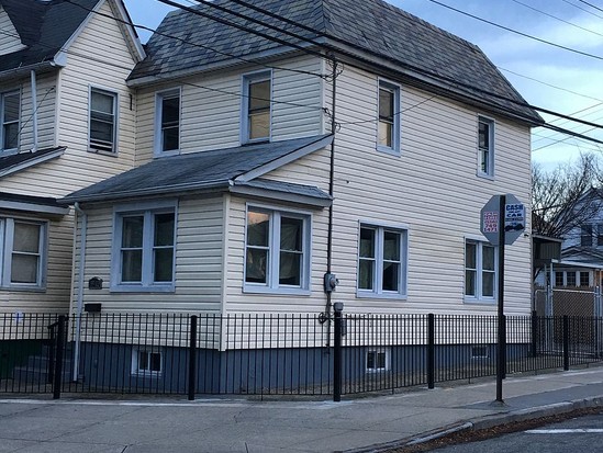 Single-family for Pre-foreclosure Jamaica, Queens