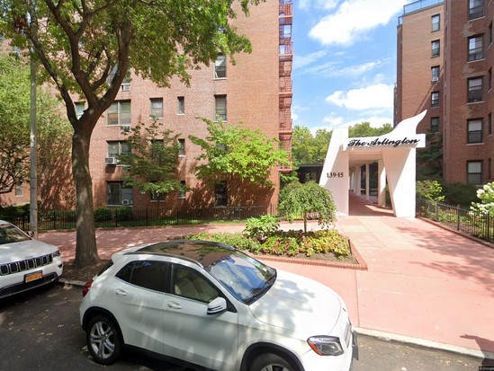 Condo for Sale Briarwood, Queens