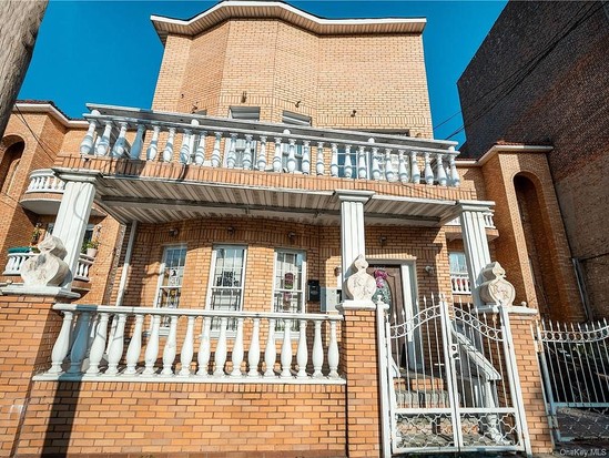 Multi-family for Sale Soundview, Bronx