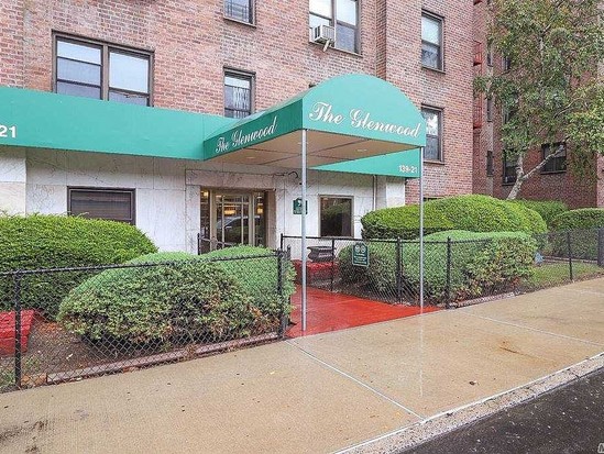 Condo for Sale Briarwood, Queens