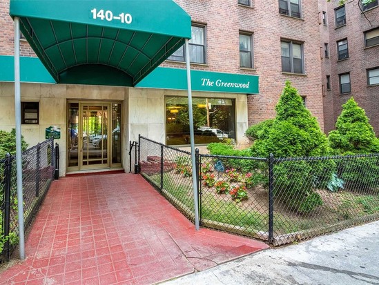 Condo for Sale Briarwood, Queens