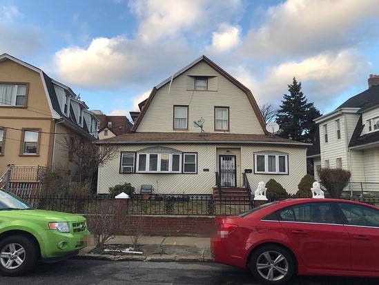 Single-family for Pre-foreclosure / auction Briarwood, Queens