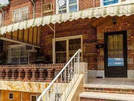 Home for Sale Briarwood, Queens