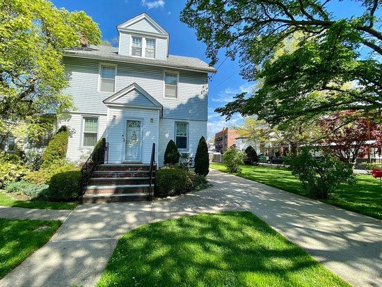 Single-family for Sale Whitestone, Queens