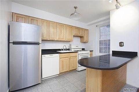 Condo for Sale Briarwood, Queens