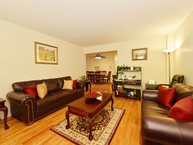 Home for Sale Briarwood, Queens