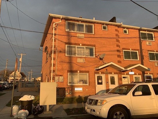 Single-family for Pre-foreclosure / auction Far Rockaway, Queens