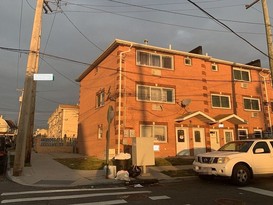 Home for Pre-foreclosure / auction Far Rockaway, Queens