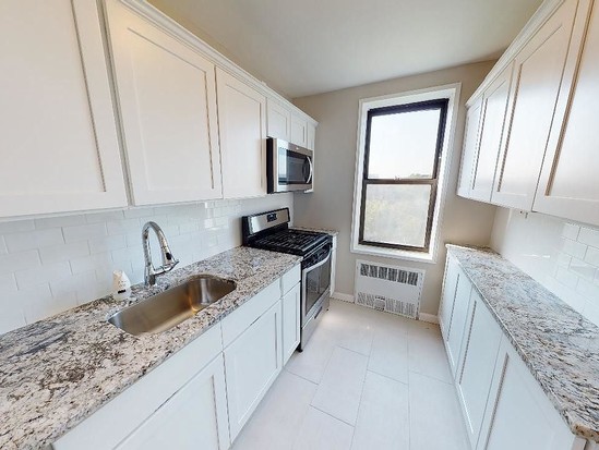 Condo for Sale Briarwood, Queens