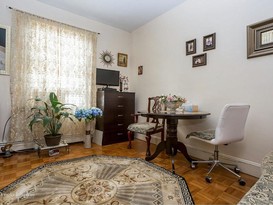 Home for Sale Briarwood, Queens