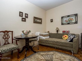 Home for Sale Briarwood, Queens