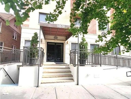 Condo for Sale Briarwood, Queens