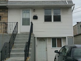 Home for Pre-foreclosure / auction Far Rockaway, Queens