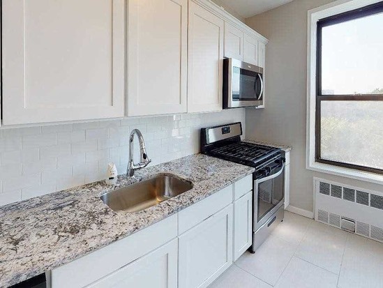 Condo for Sale Briarwood, Queens