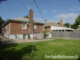 Home for Pre-foreclosure Whitestone, Queens