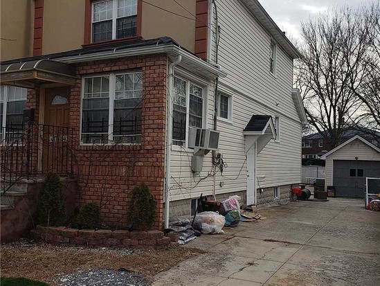 Single-family for Sale Rosedale, Queens