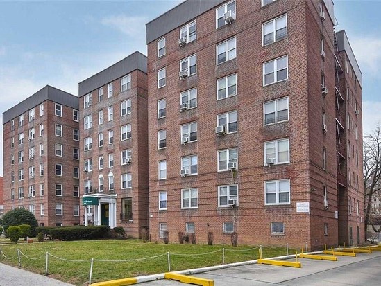 Condo for Sale Briarwood, Queens