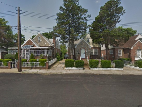 Single-family for Pre-foreclosure Springfield Gardens, Queens