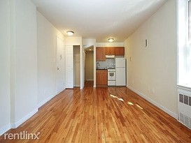 Home for Pre-foreclosure / auction Briarwood, Queens