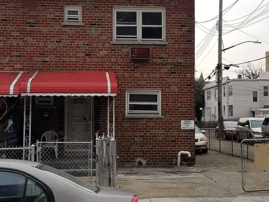 Single-family for Sale Parkchester, Bronx