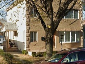 Home for Pre-foreclosure / auction Whitestone, Queens