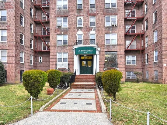 Condo for Sale Briarwood, Queens