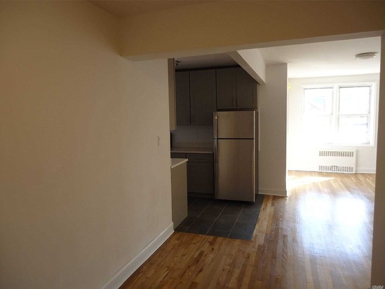 Condo for Sale Briarwood, Queens