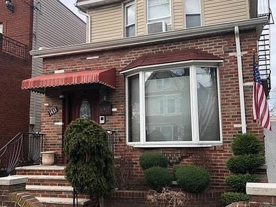 Single-family for Sale Bensonhurst, Brooklyn