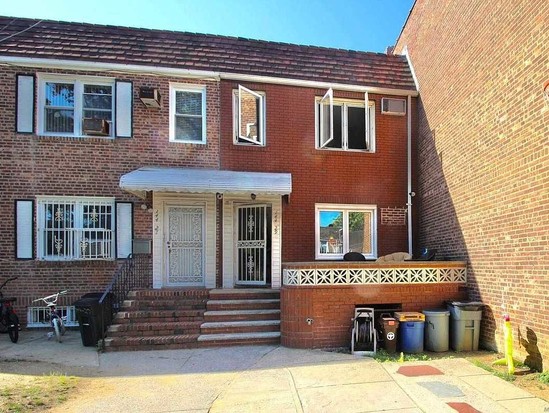 Single-family for Sale Kew Gardens Hills, Queens