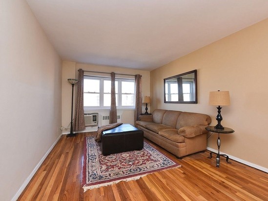 Condo for Sale Kew Gardens Hills, Queens