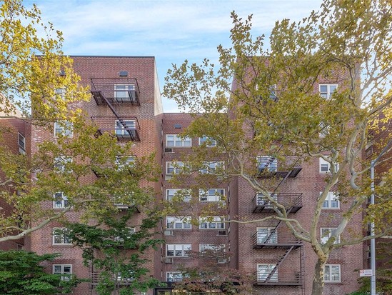 Condo for Sale Kew Gardens Hills, Queens