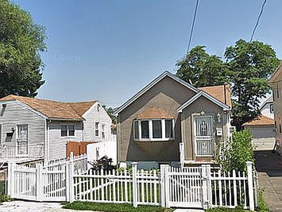 Single-family for Sale Brookville, Queens