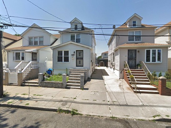 Single-family for Pre-foreclosure Springfield Gardens, Queens