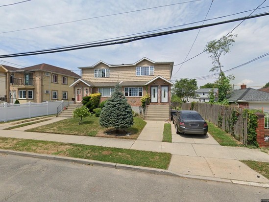 Multi-family for Pre-foreclosure / auction Brookville, Queens