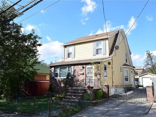 Single-family for Sale Pelham Gardens, Bronx