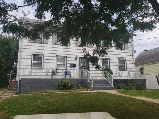 Single-family for Pre-foreclosure / auction Briarwood, Queens