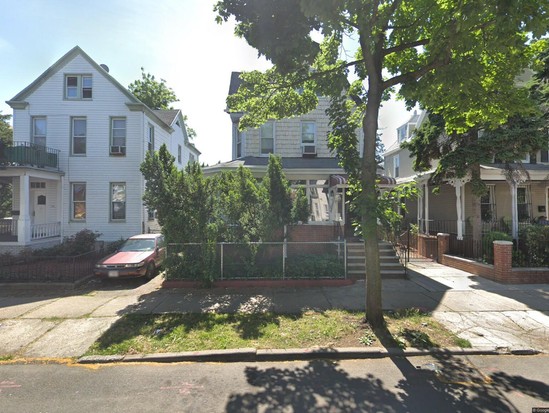 Single-family for Pre-foreclosure East New York, Brooklyn