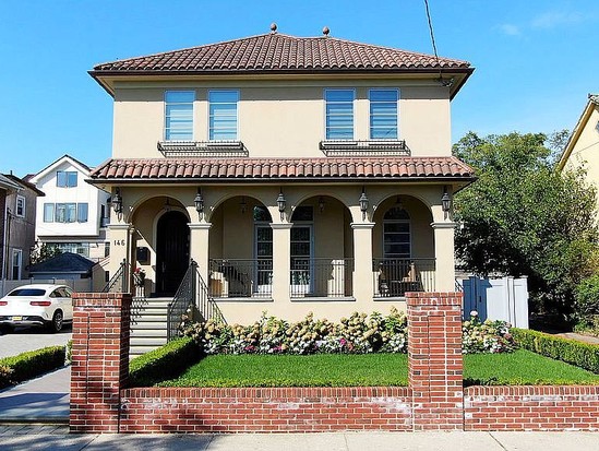 Single-family for Sale Manhattan Beach, Brooklyn